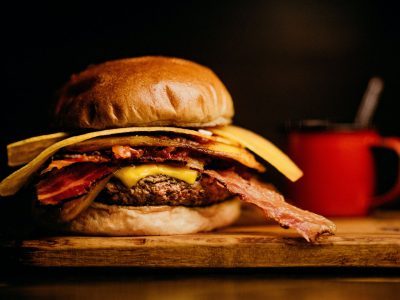 ham-and-bacon-burger-2983098-r3bb89kh0uzchewt201zq1deyfbguj8oqqwpx73g6w